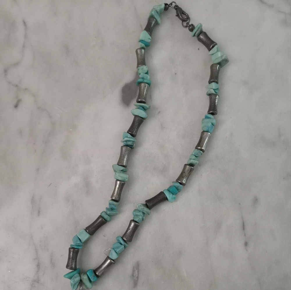 Silver and turquoise beaded necklace with heart pendant - Picture 3 of 3